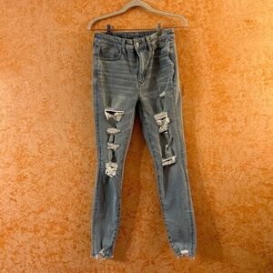 AMERICAN EAGLE Ripped Super High Rise Jegging size 6